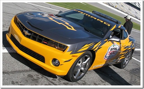 Camaro on Case You Wondering  Is Bumblebee     A 2010 Chevrolet Camaro Pace Car
