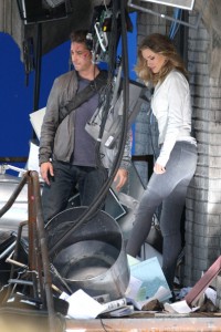 Rosie+Huntington+Whiteley+Shia+LaBeouf+Set